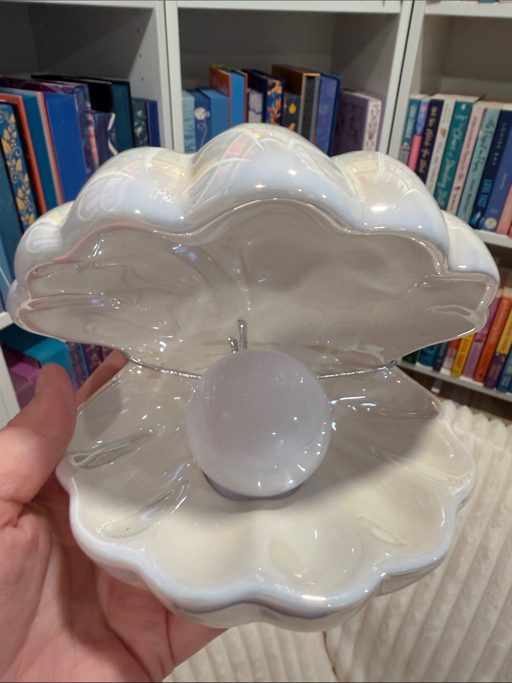 Ceramic Pearl Shell Lamp - White - Picture 2 of 5